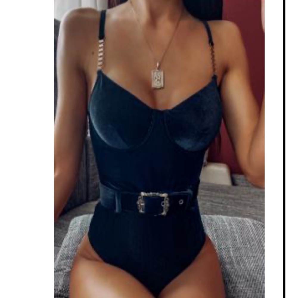 One piece 2020 Sumer trend!